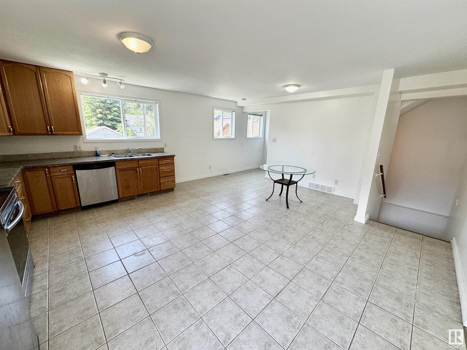 Property at 11528 85 ST NW image 3