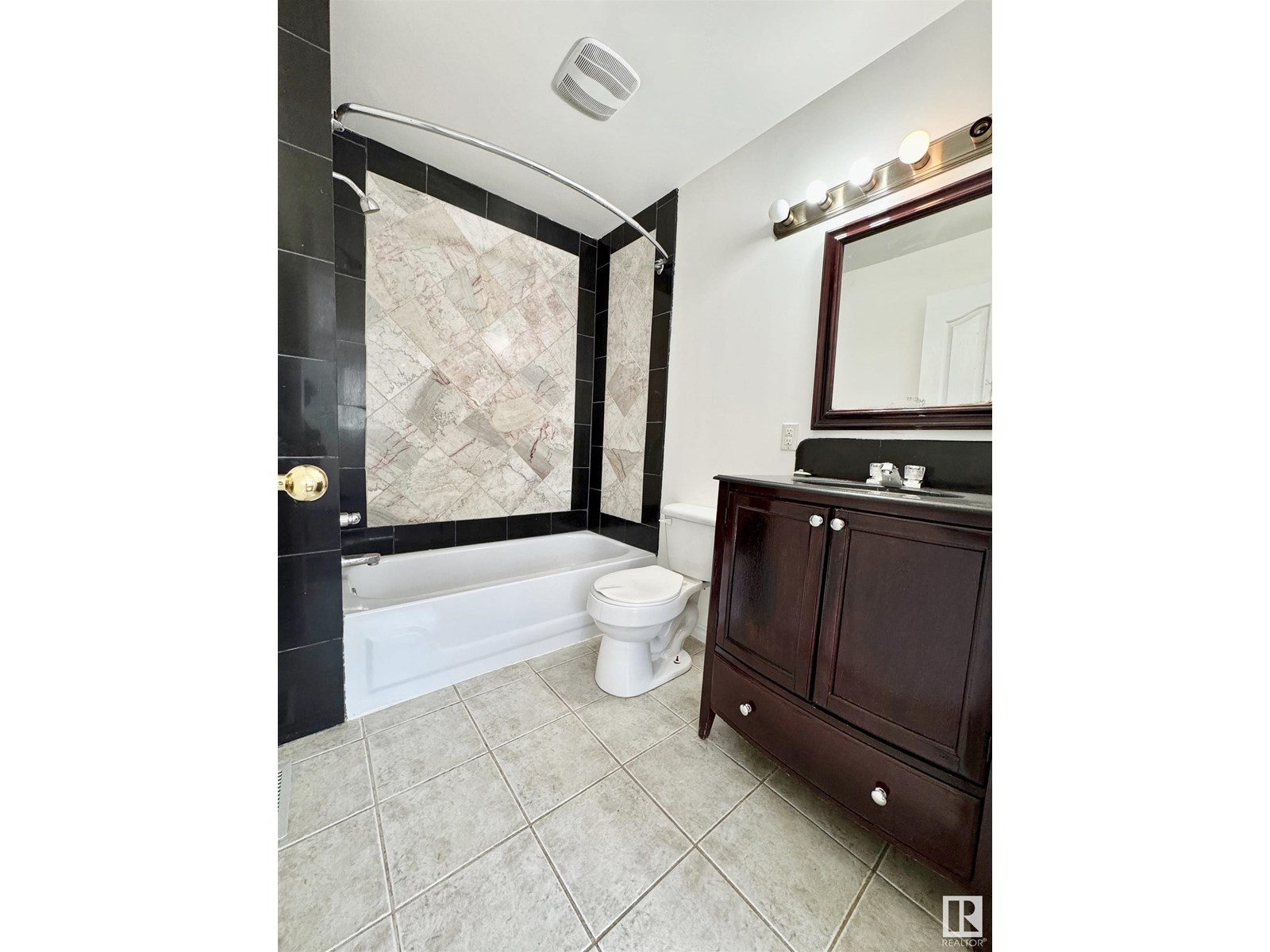 Property at 11528 85 ST NW image 5