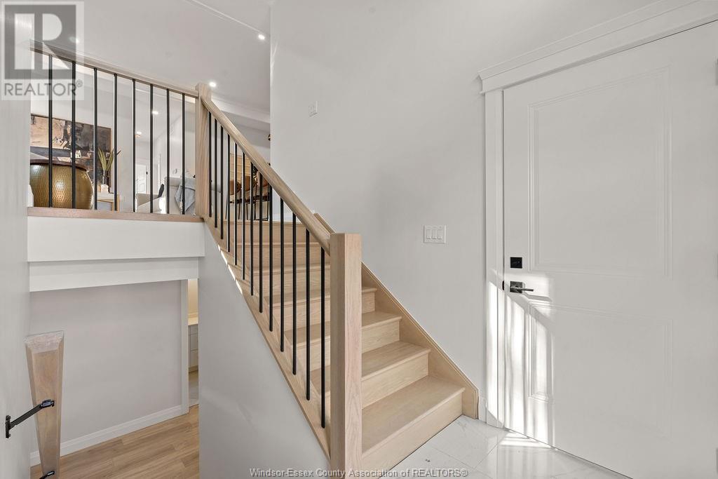 2611 Pillette Road, Windsor, Ontario  N8T 1P9 - Photo 4 - 25015437