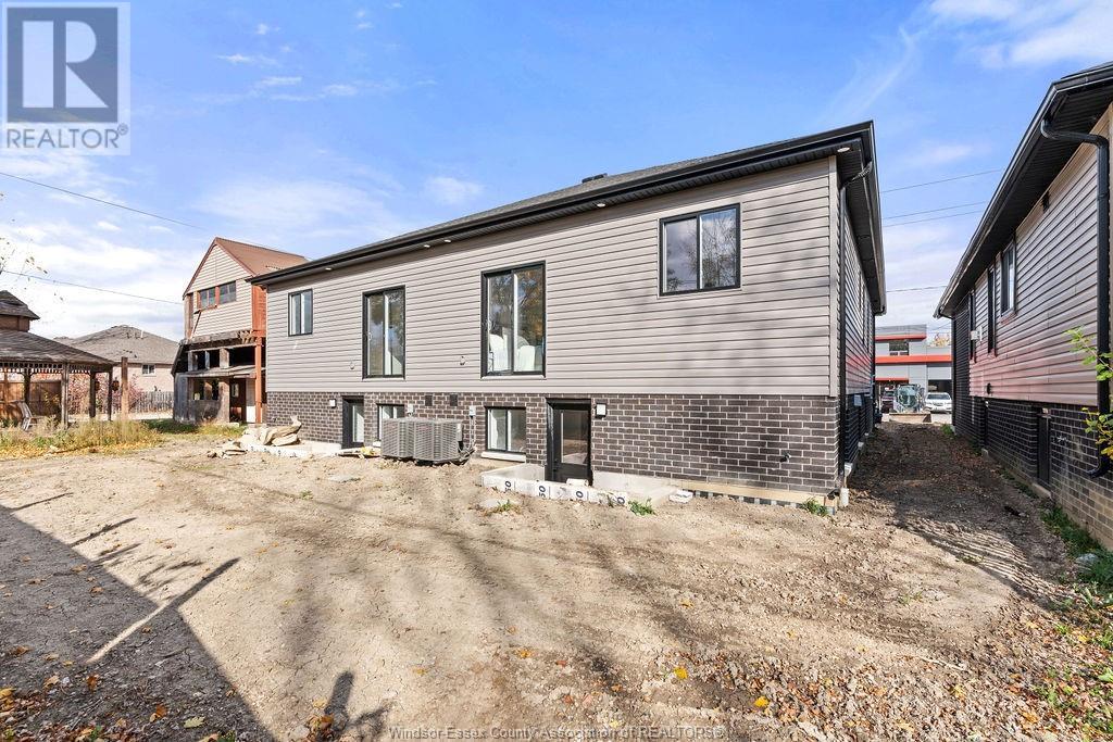 2611 Pillette Road, Windsor, Ontario  N8T 1P9 - Photo 33 - 25015437