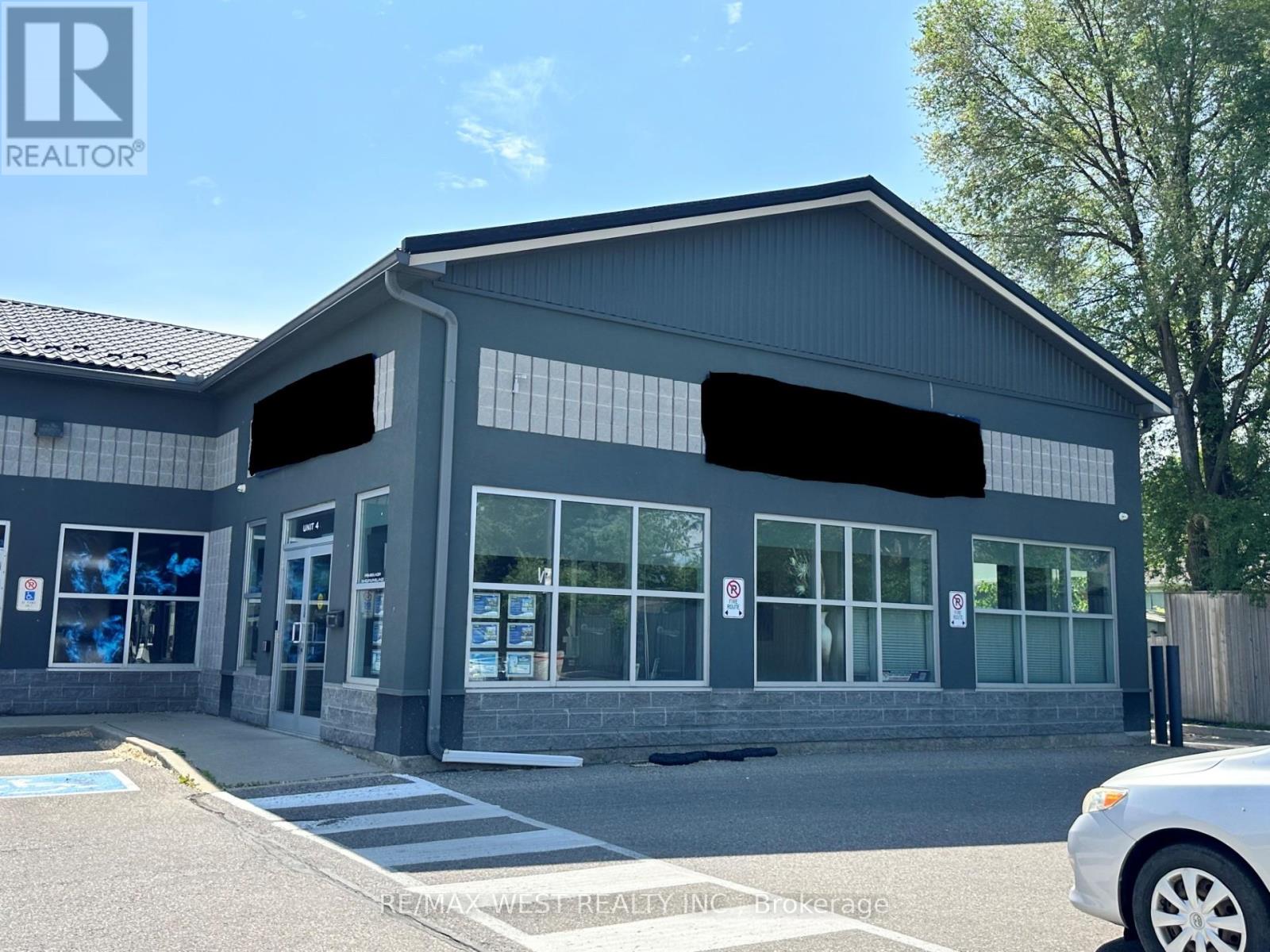 4 - 158 GUELPH STREET, Halton Hills, Ontario