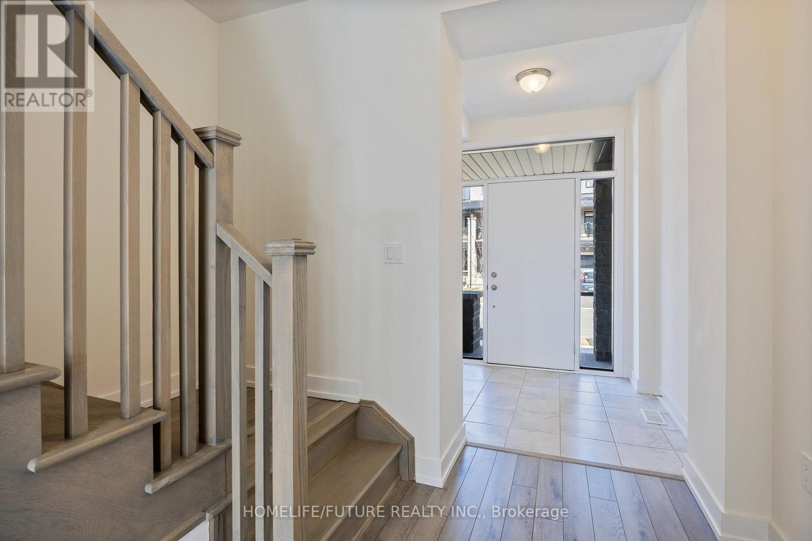 1540 Labine Point, Milton, Ontario  L9T 7E7 - Photo 4 - W12229522