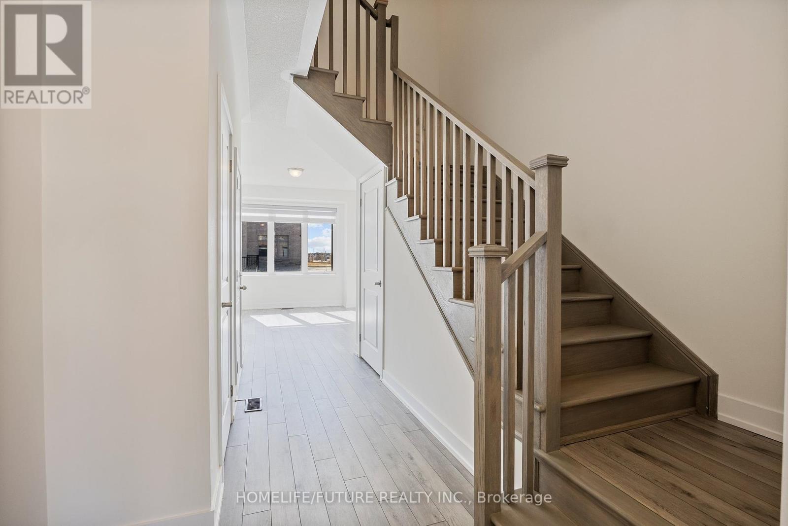 1540 Labine Point, Milton, Ontario  L9T 7E7 - Photo 6 - W12229522