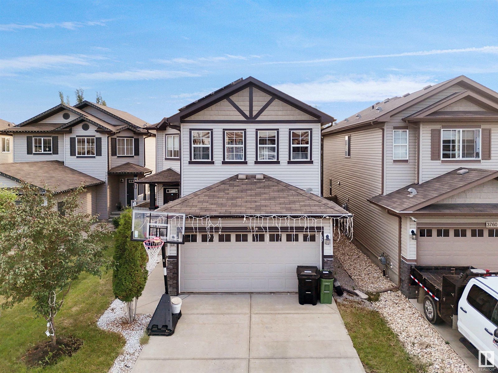 Property at 3756 8 ST NW image 1