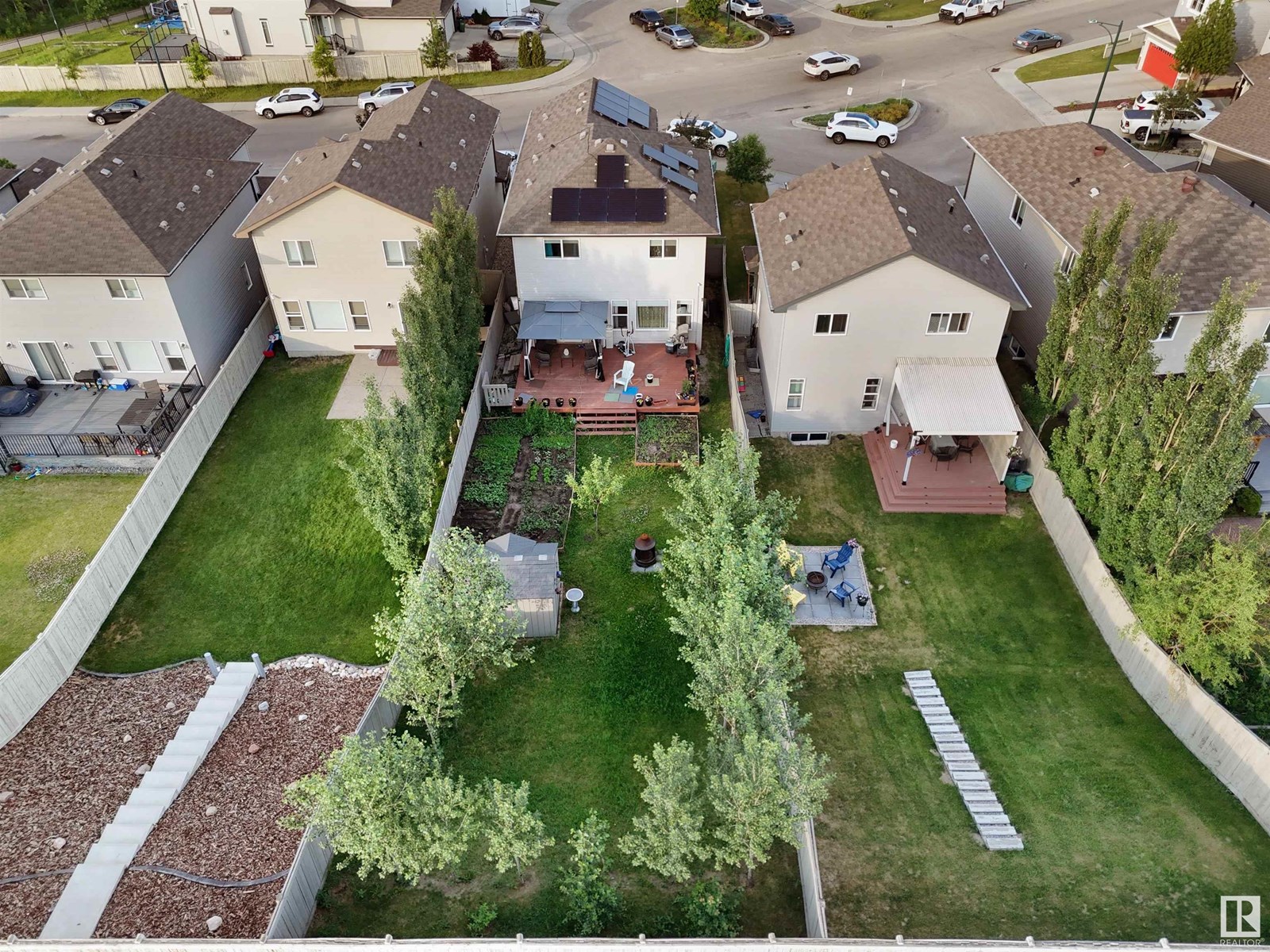 Property at 3756 8 ST NW image 2