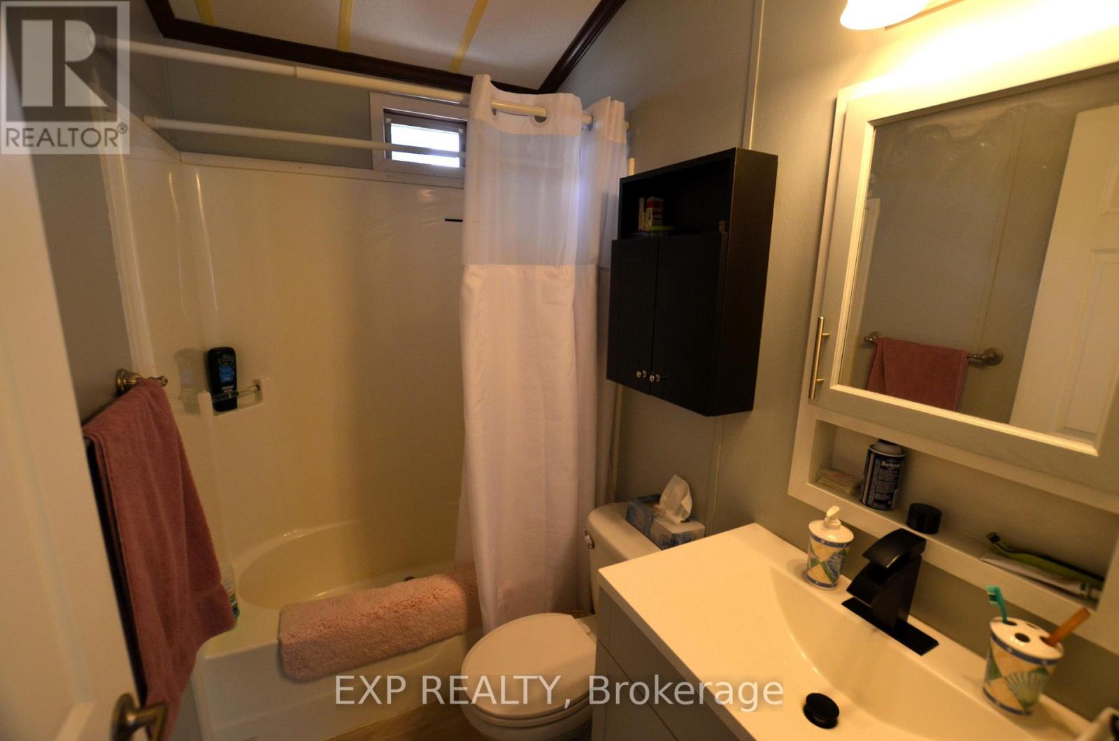 46 - 22790 Amiens Road, Middlesex Centre, Ontario  N0L 1R0 - Photo 17 - X12229628