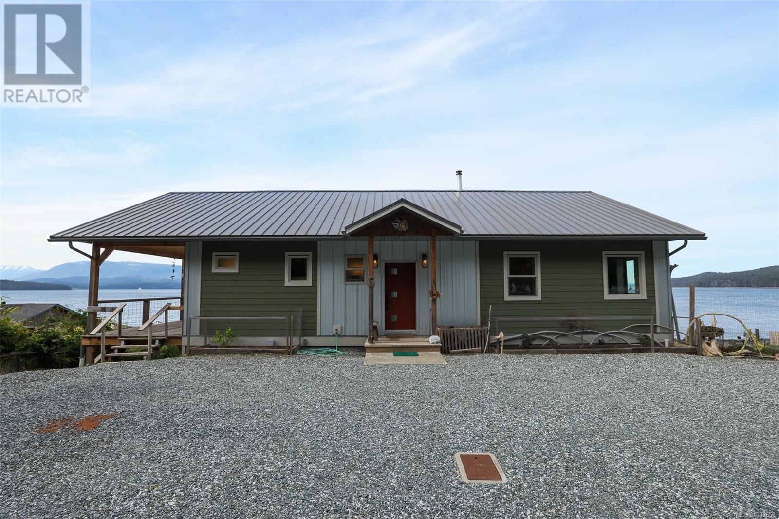 420 1st St, Malcolm Island, British Columbia