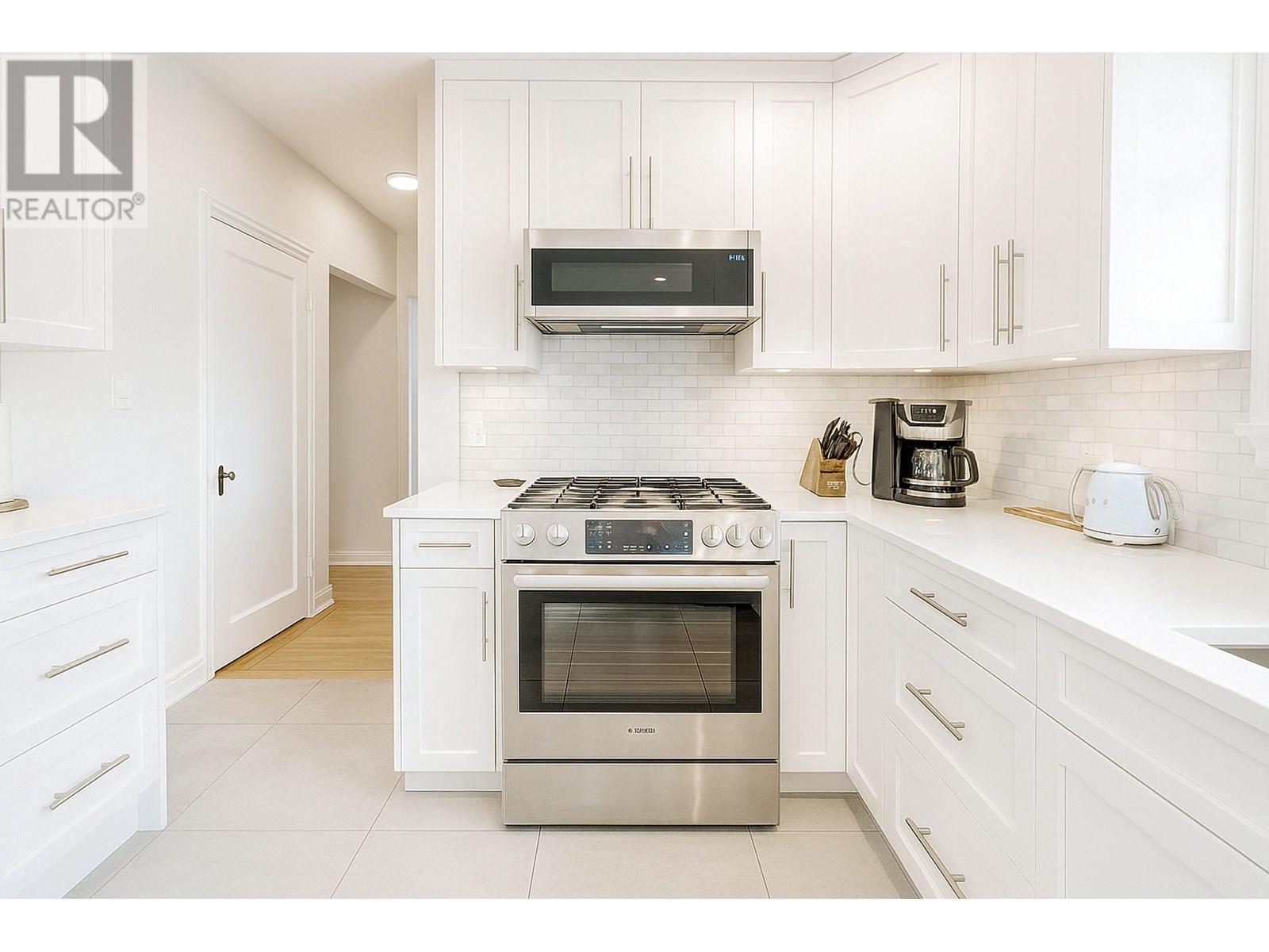 1718 Nanaimo Street, New Westminster, British Columbia  V3M 2G6 - Photo 7 - R3016785