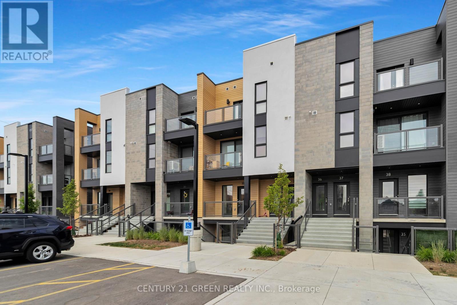 Property at 32 - 261 WOODBINE AVENUE image 2