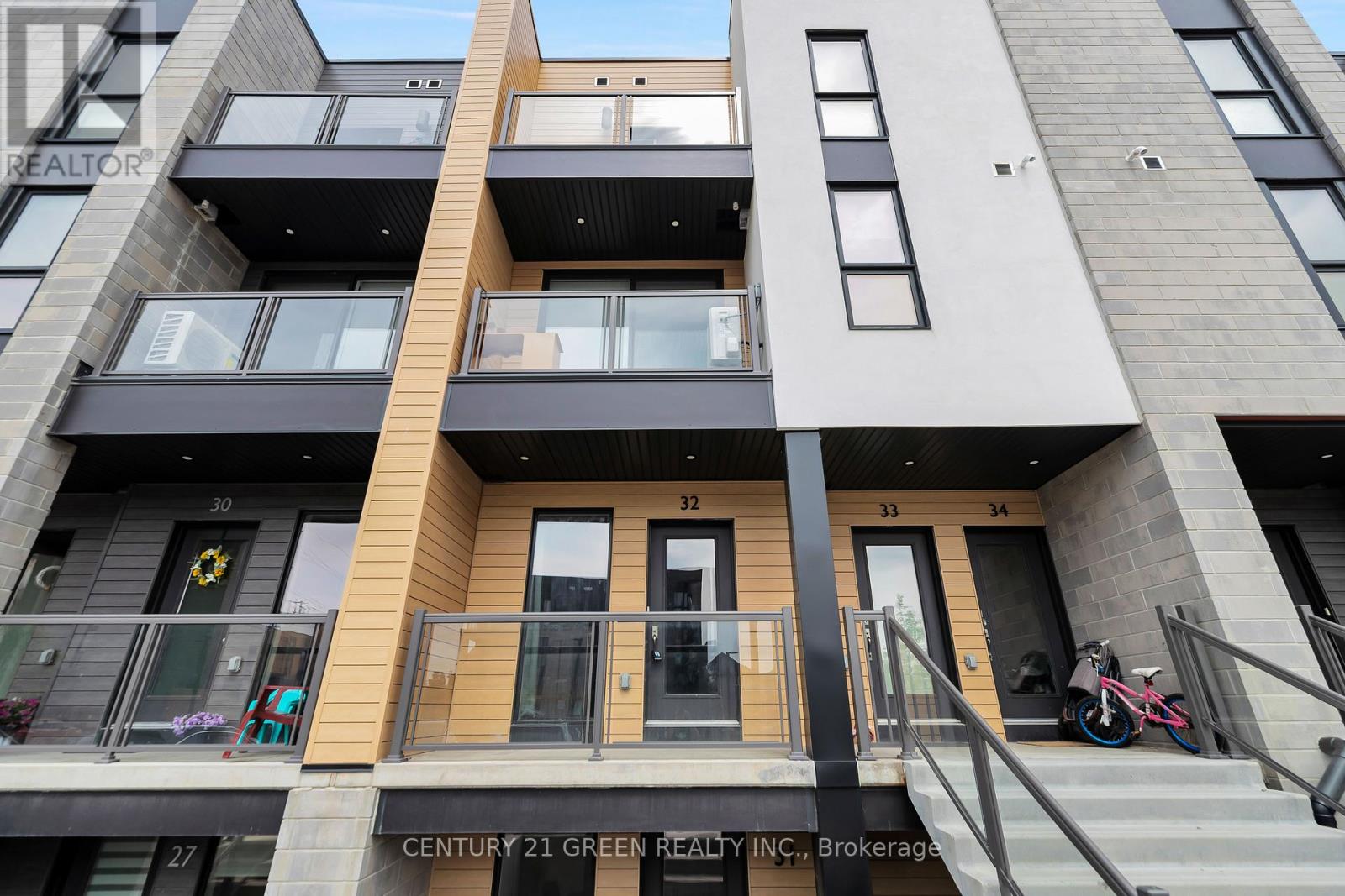 Property at 32 - 261 WOODBINE AVENUE image 3