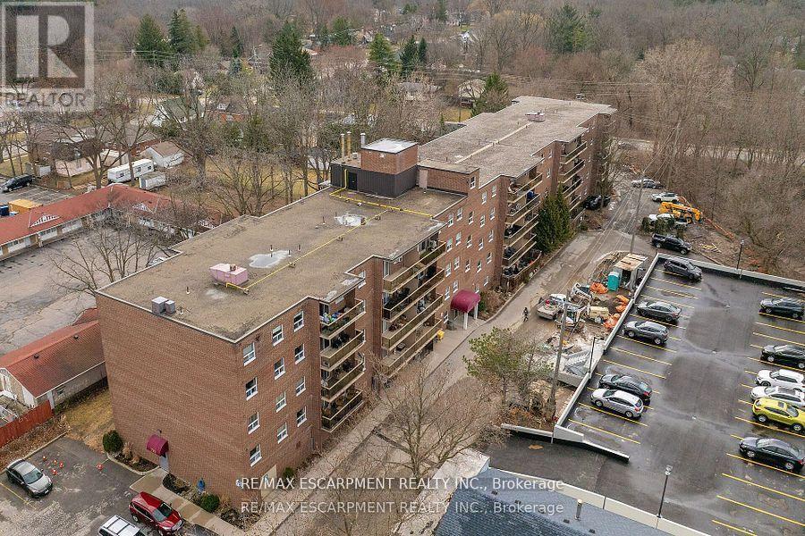 512 - 793 Colborne Street E, Brantford, Ontario  N3S 7J3 - Photo 3 - X12229382