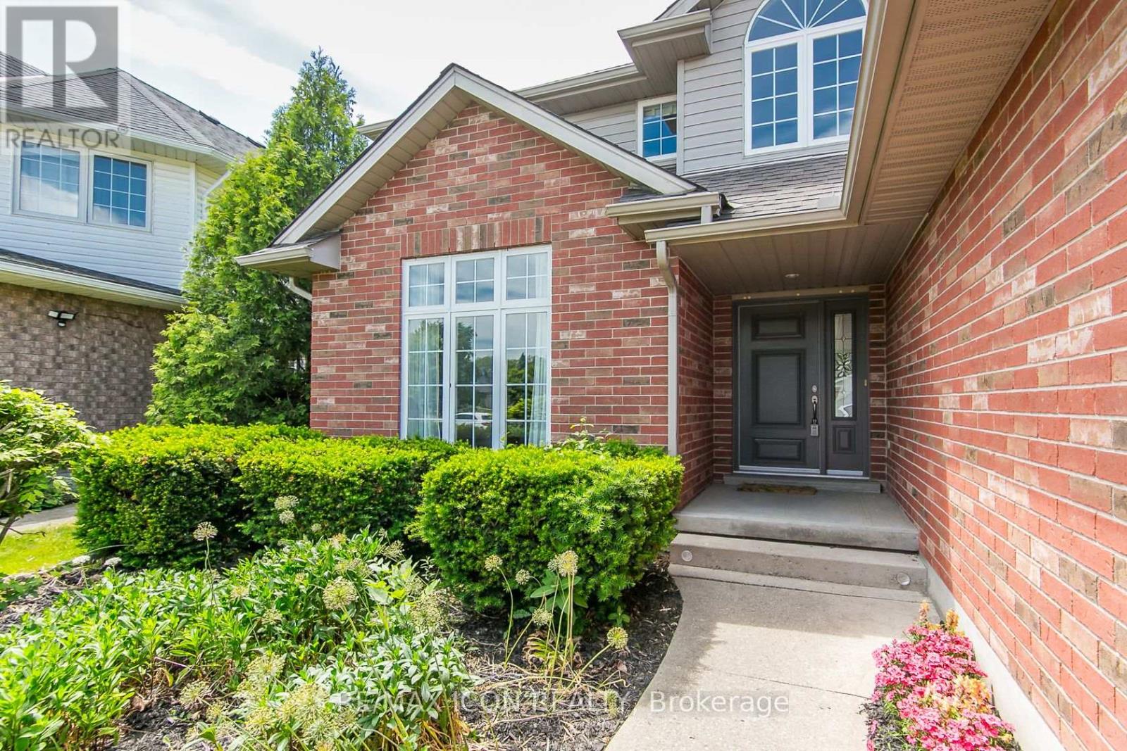 Property at 18 SANDPIPER DRIVE image 3