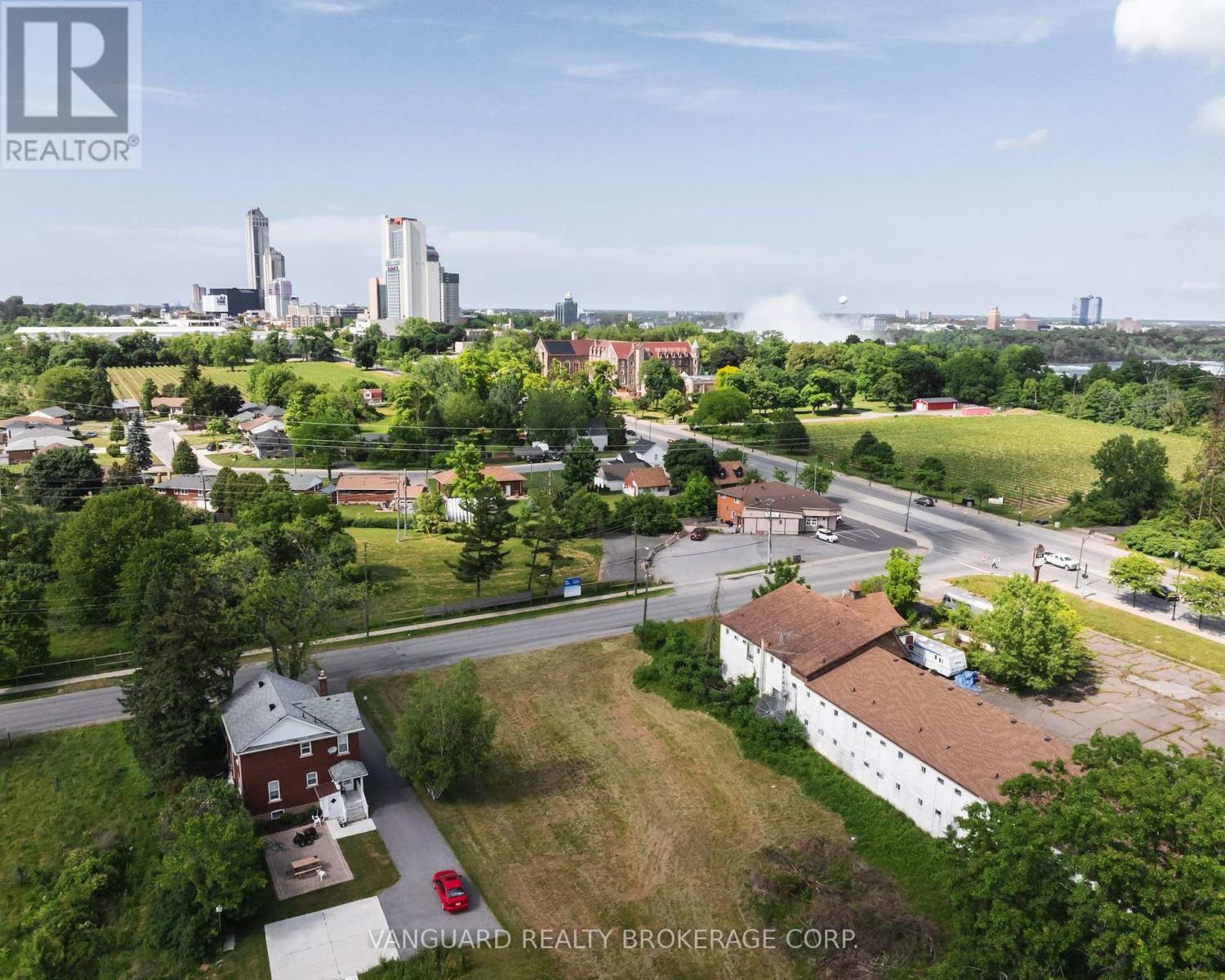 5544 Mcleod Road, Niagara Falls (Oldfield), Ontario  L2G 2E3 - Photo 2 - X12229403
