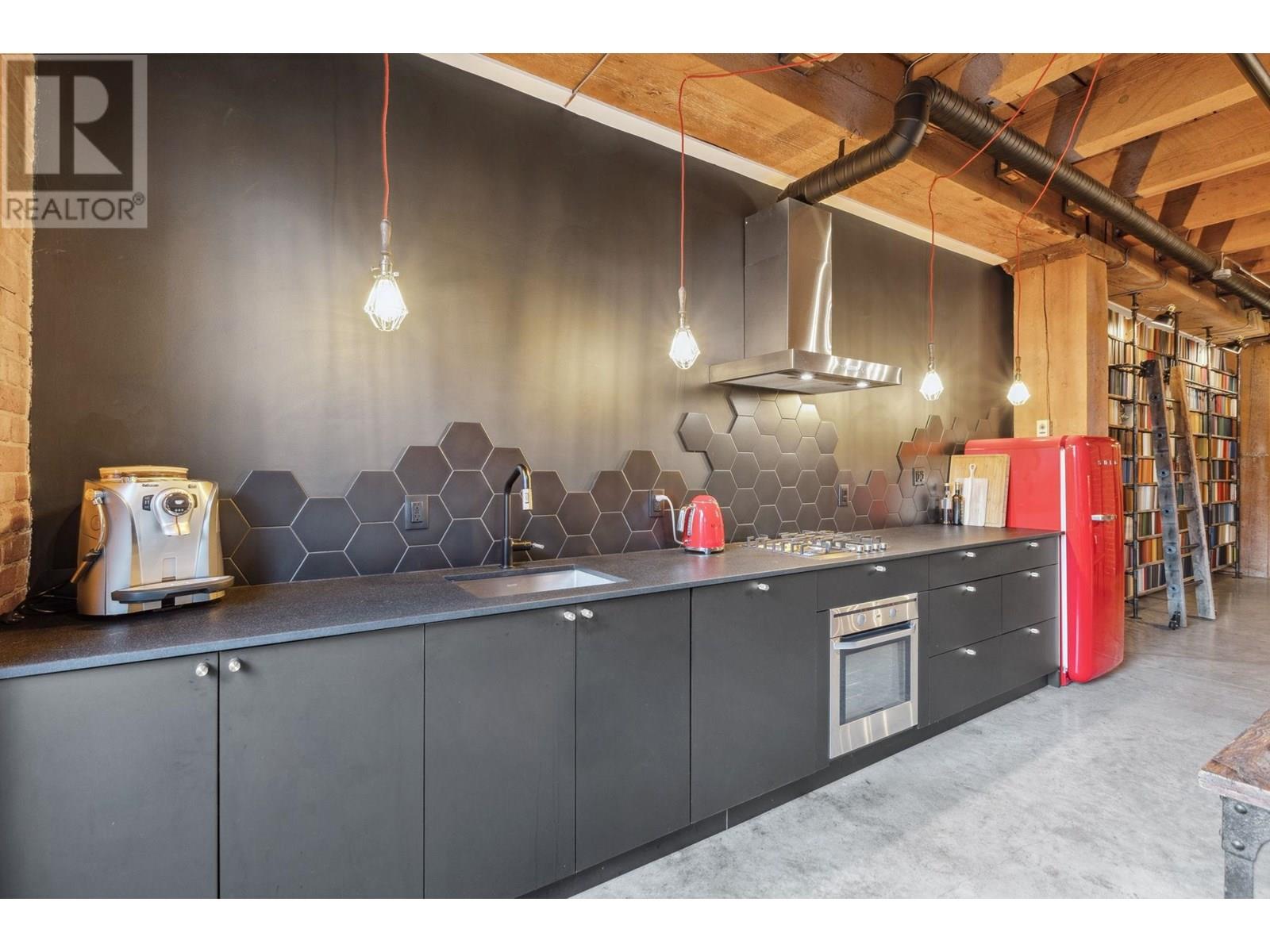 Property at 314 55 E CORDOVA STREET image 3