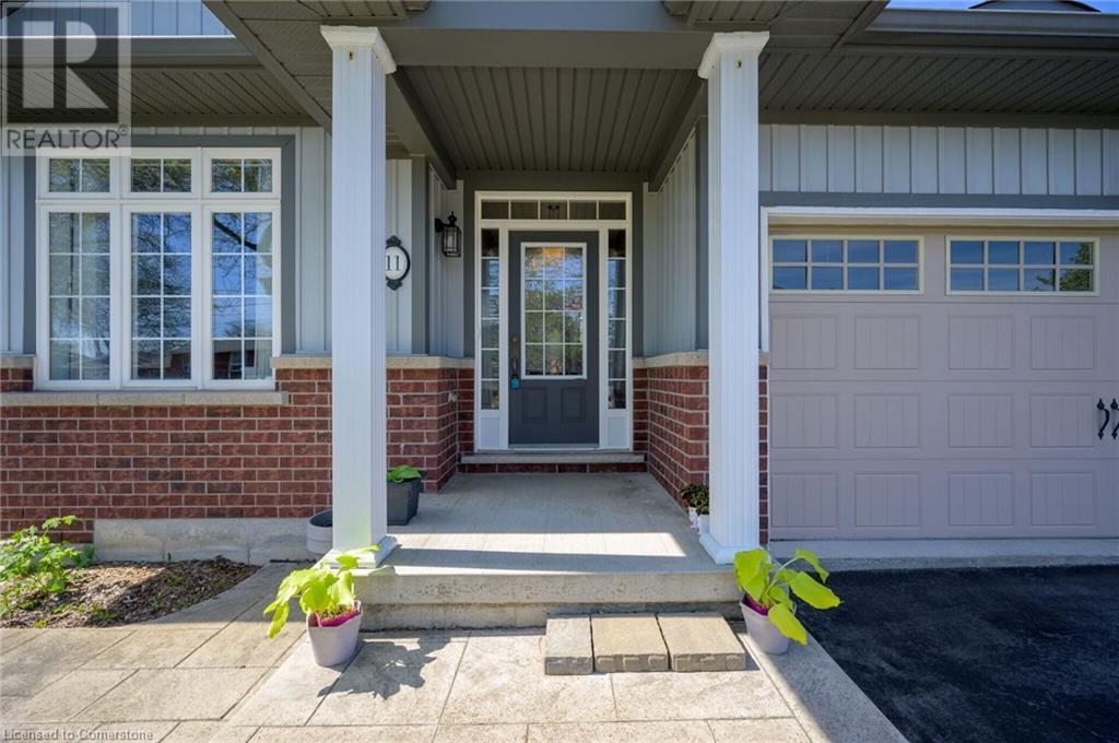 Property at 11 SIDARE Court image 3