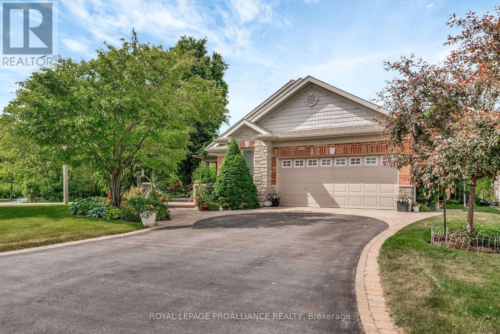 Property at 22 TRILLIUM COURT image 3