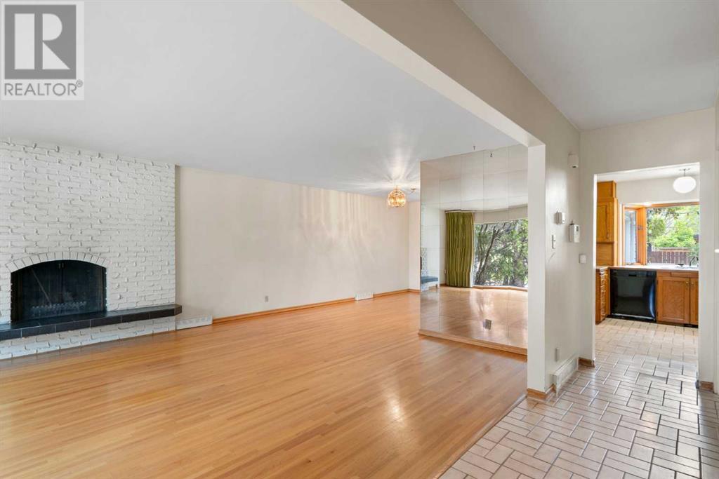 Property at 370 Wildwood Drive SW image 5