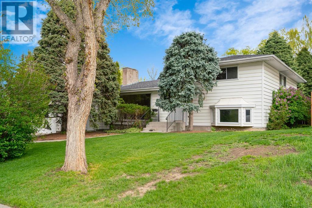 Property at 370 Wildwood Drive SW image 2