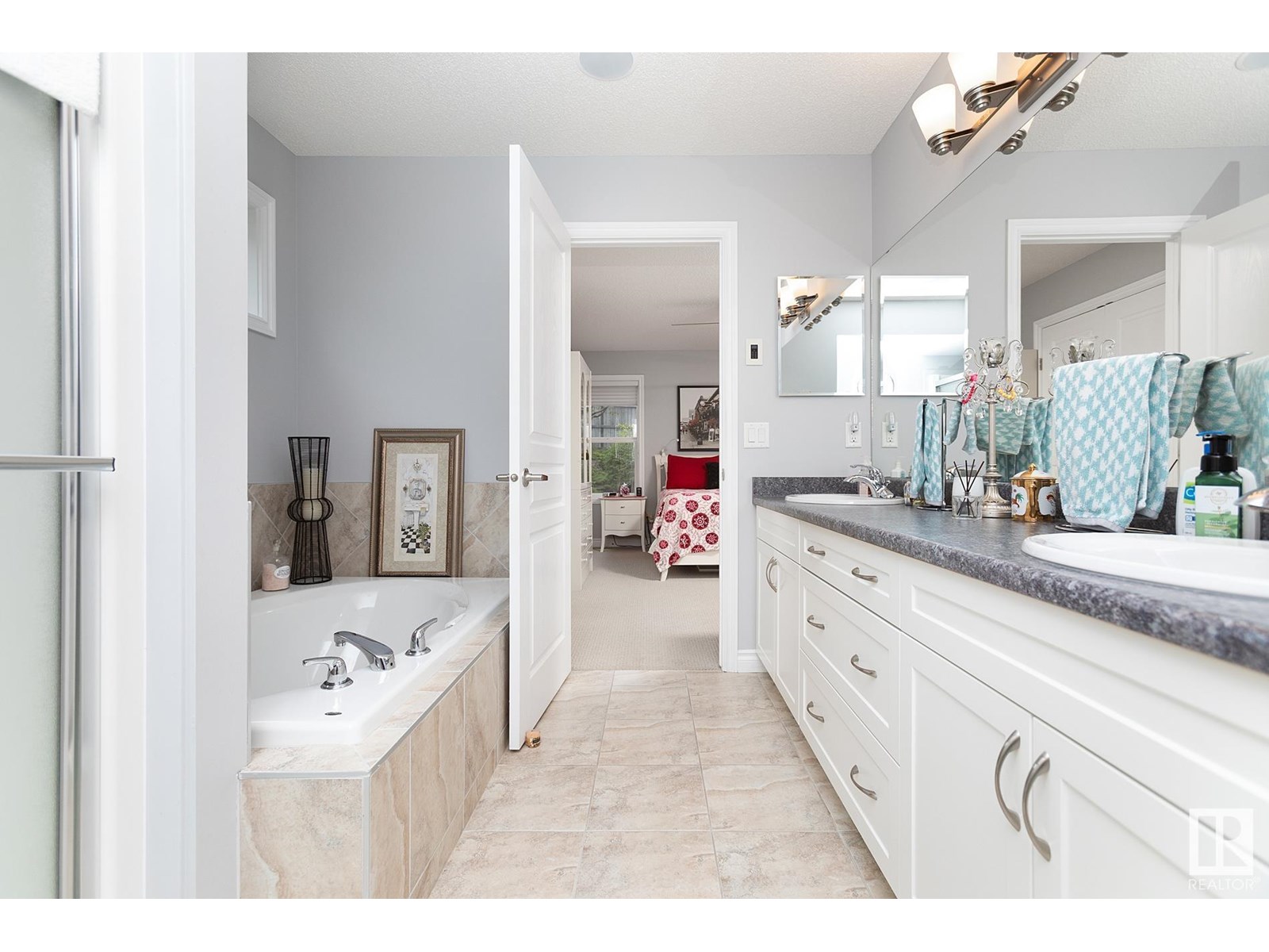 Property at 735 FOXTAIL CV image 2
