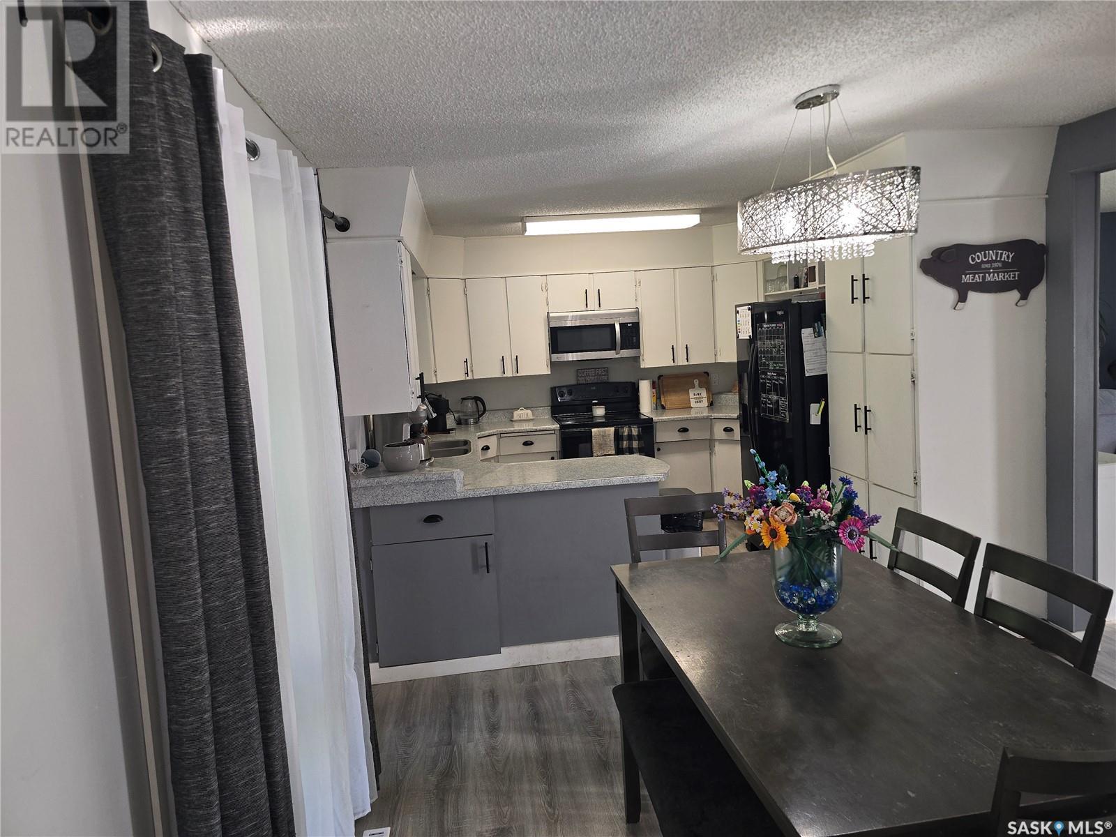 212 8th Street E, Wynyard, Saskatchewan S0A 4T0 - Photo 10 - SK009878