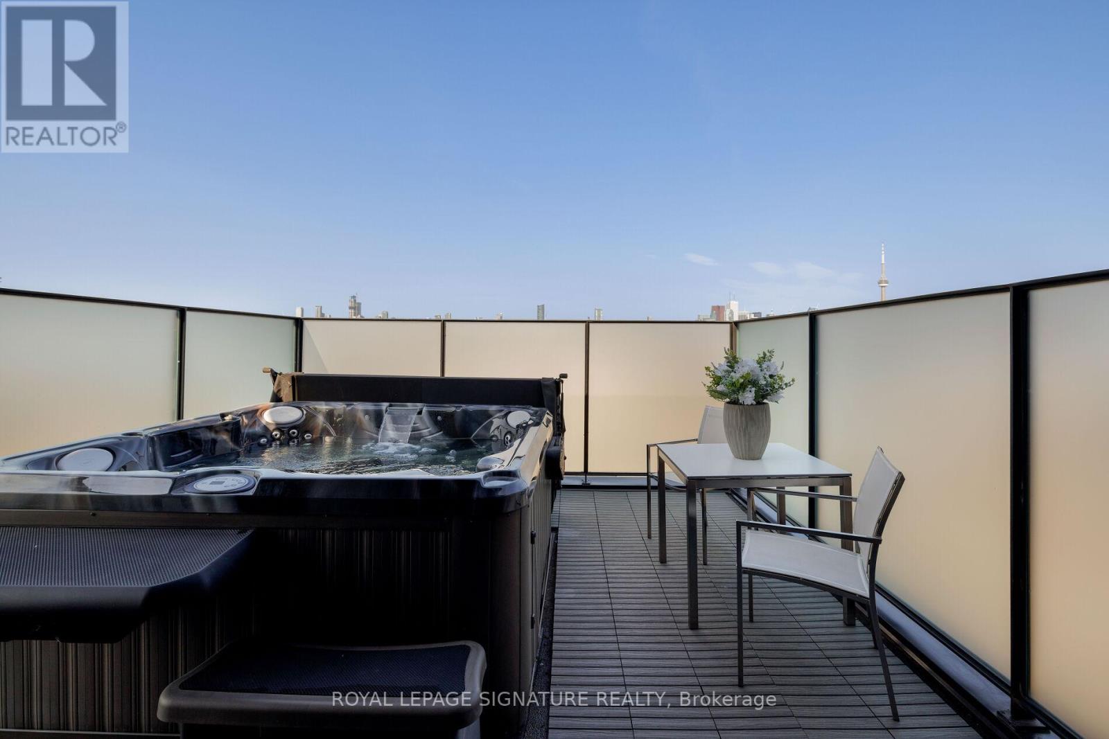 17 Lakeview Avenue, Toronto (Trinity-Bellwoods), Ontario  M6J 3B2 - Photo 33 - C12229626