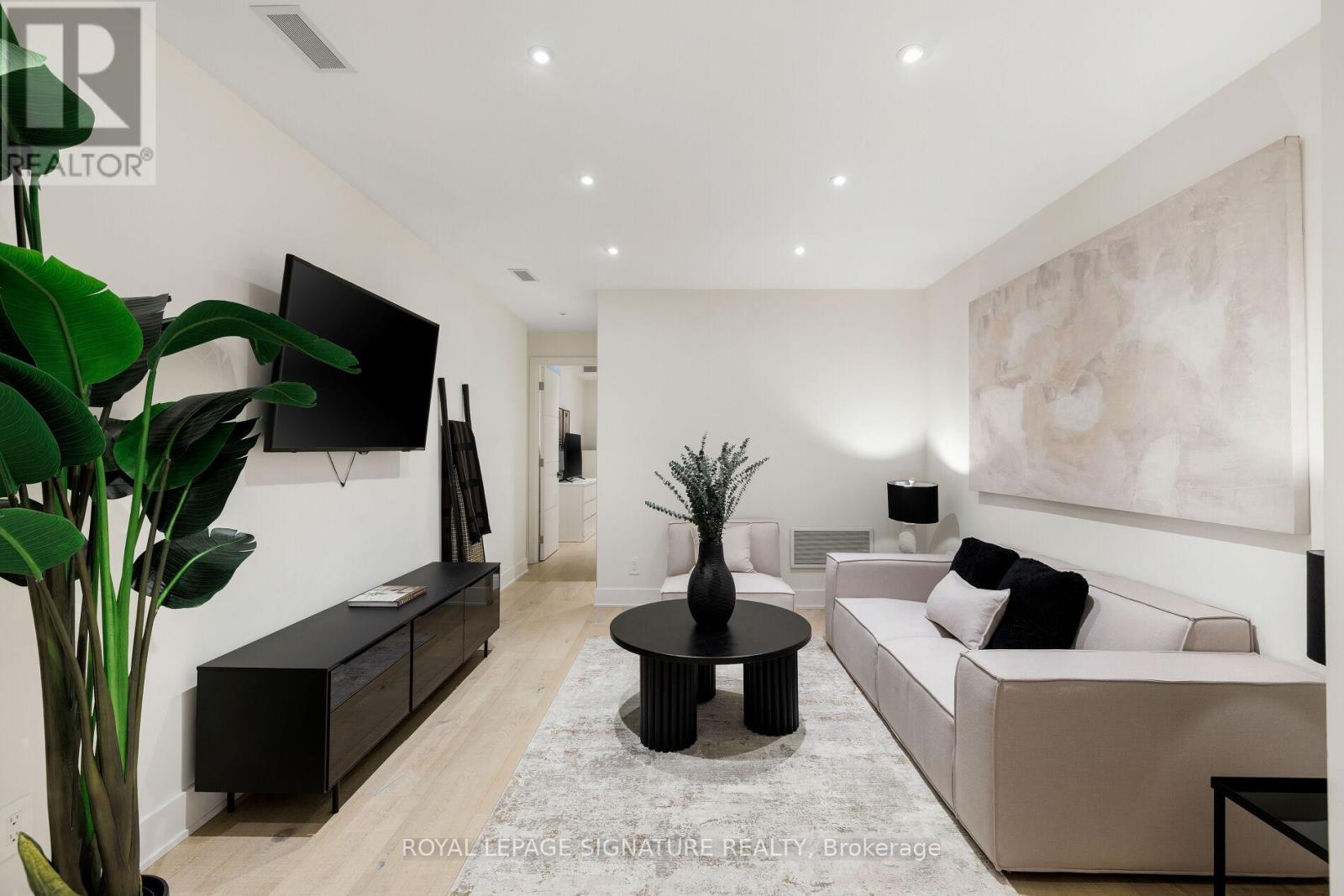 17 Lakeview Avenue, Toronto (Trinity-Bellwoods), Ontario  M6J 3B2 - Photo 42 - C12229626
