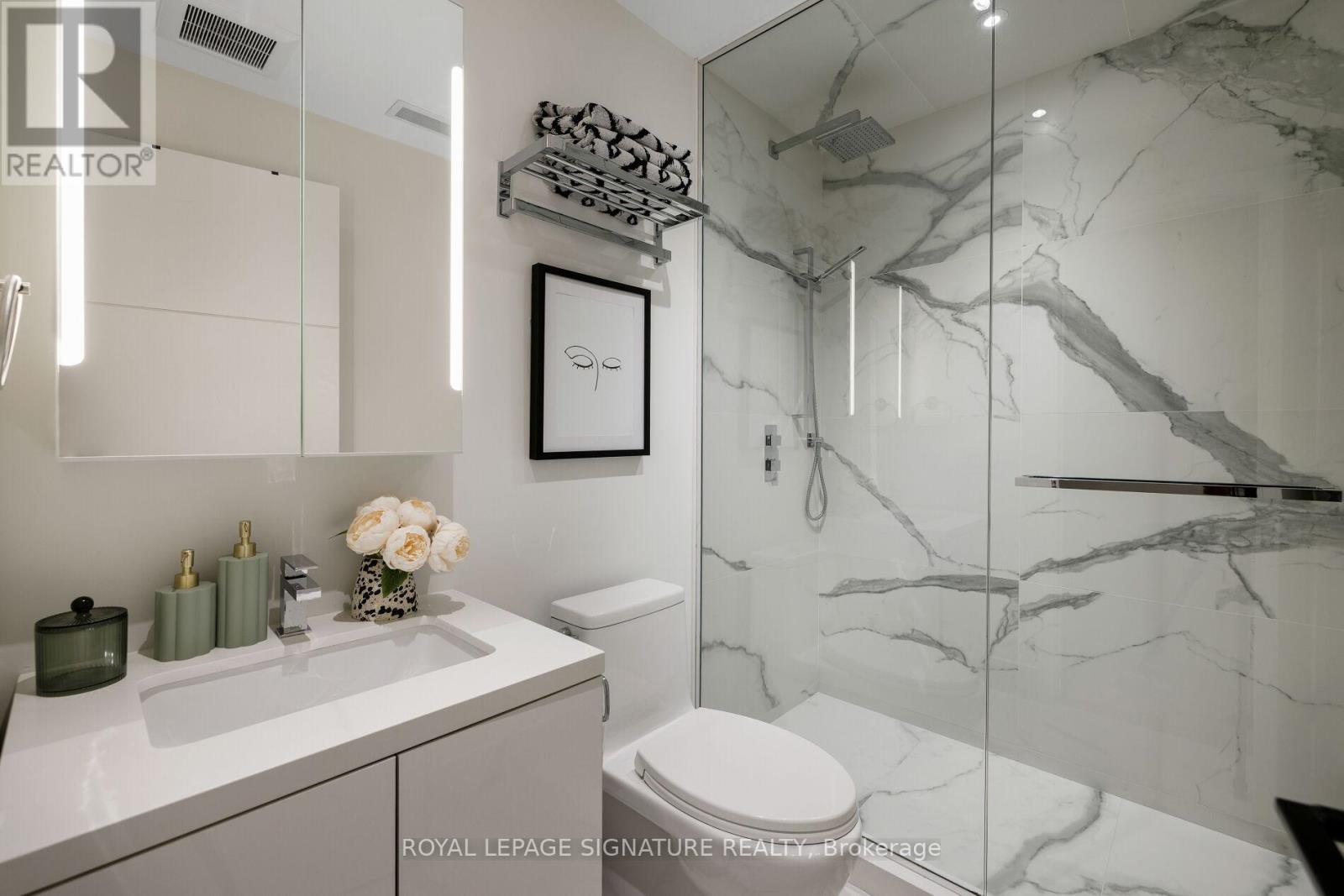 17 Lakeview Avenue, Toronto (Trinity-Bellwoods), Ontario  M6J 3B2 - Photo 46 - C12229626