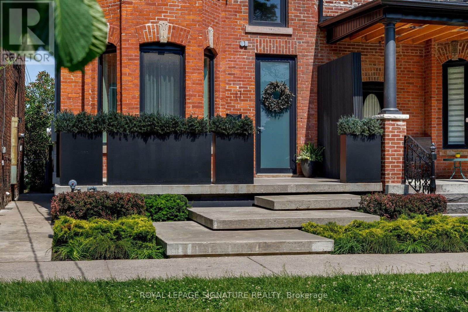 17 Lakeview Avenue, Toronto (Trinity-Bellwoods), Ontario  M6J 3B2 - Photo 47 - C12229626