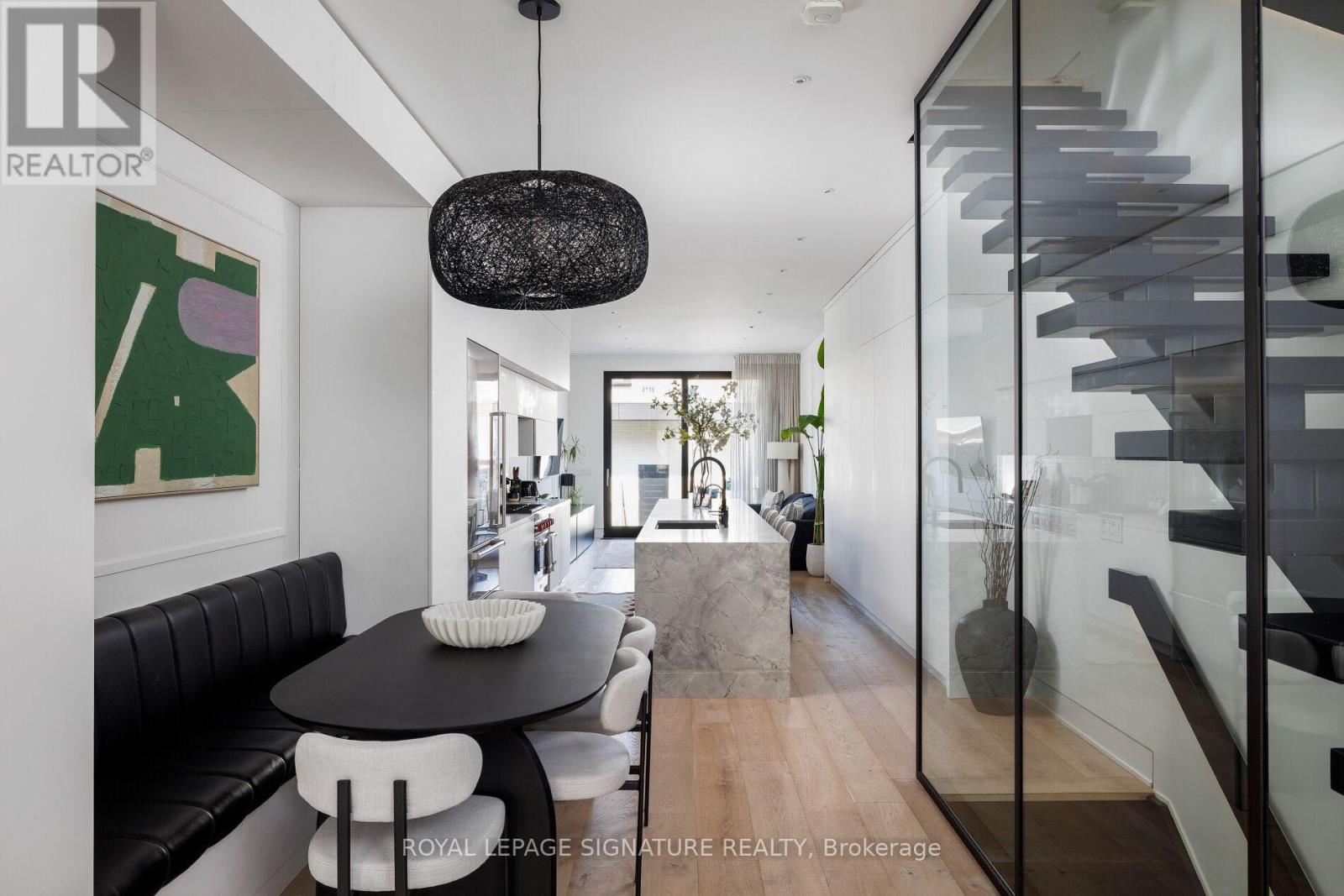 17 Lakeview Avenue, Toronto (Trinity-Bellwoods), Ontario  M6J 3B2 - Photo 8 - C12229626