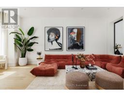 17 LAKEVIEW AVENUE, Toronto, Ontario
