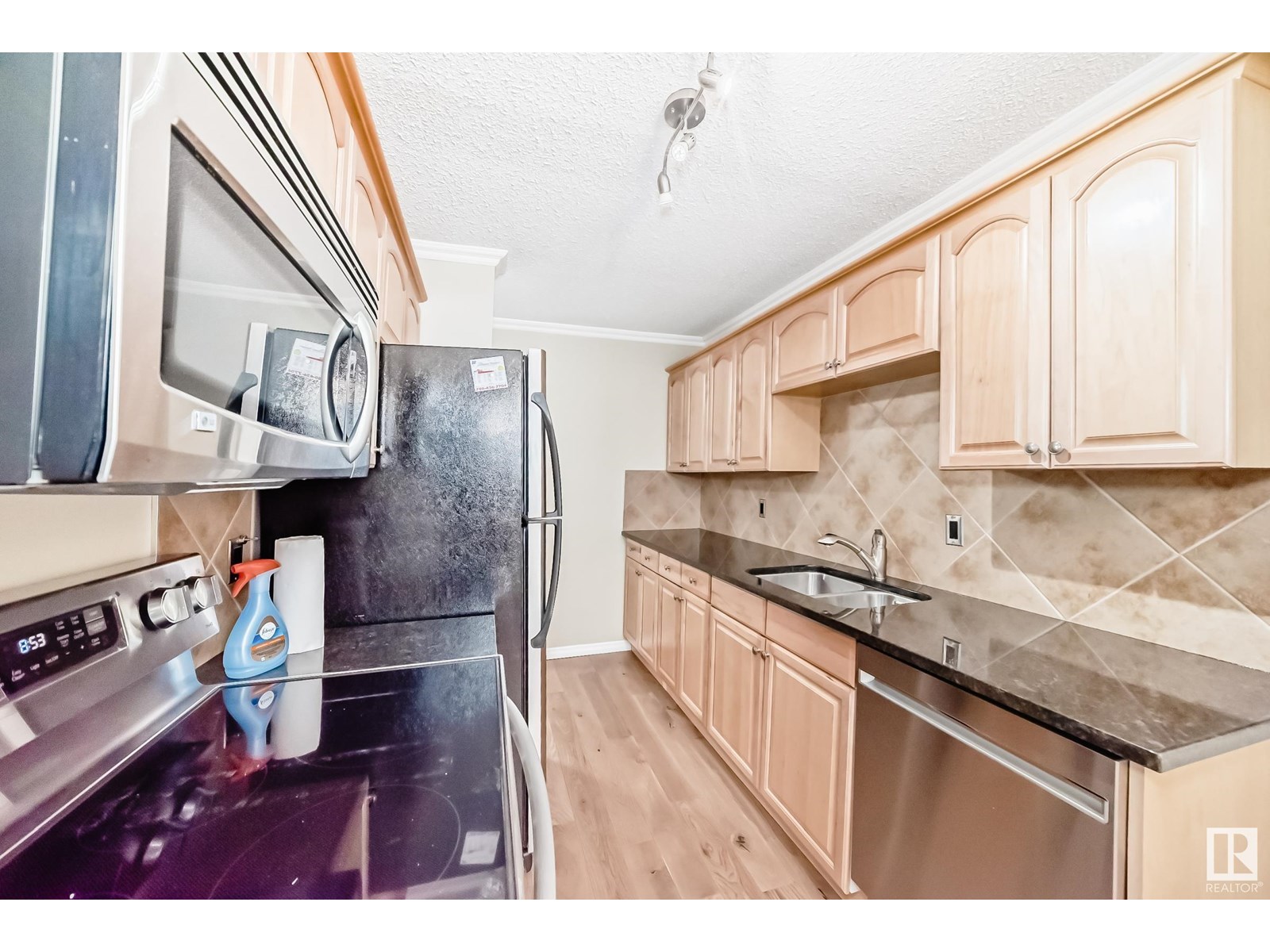 Property at #105 10547 83 AV NW image 5