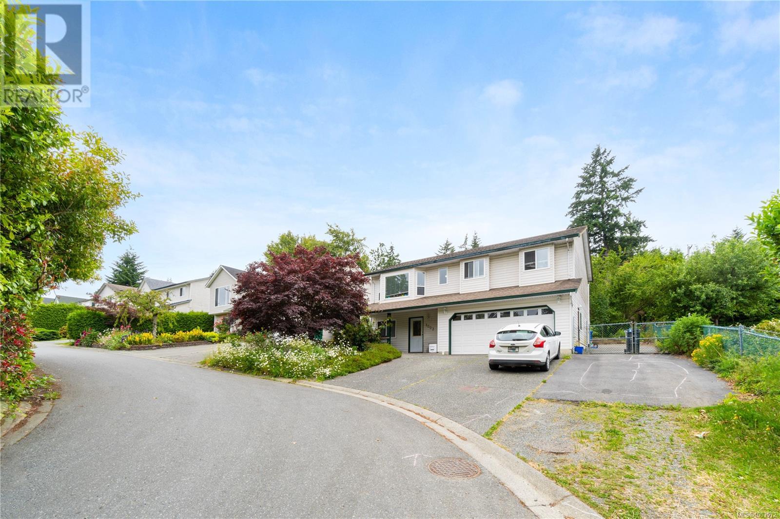Property at 1003 Bramblewood Lane image 3