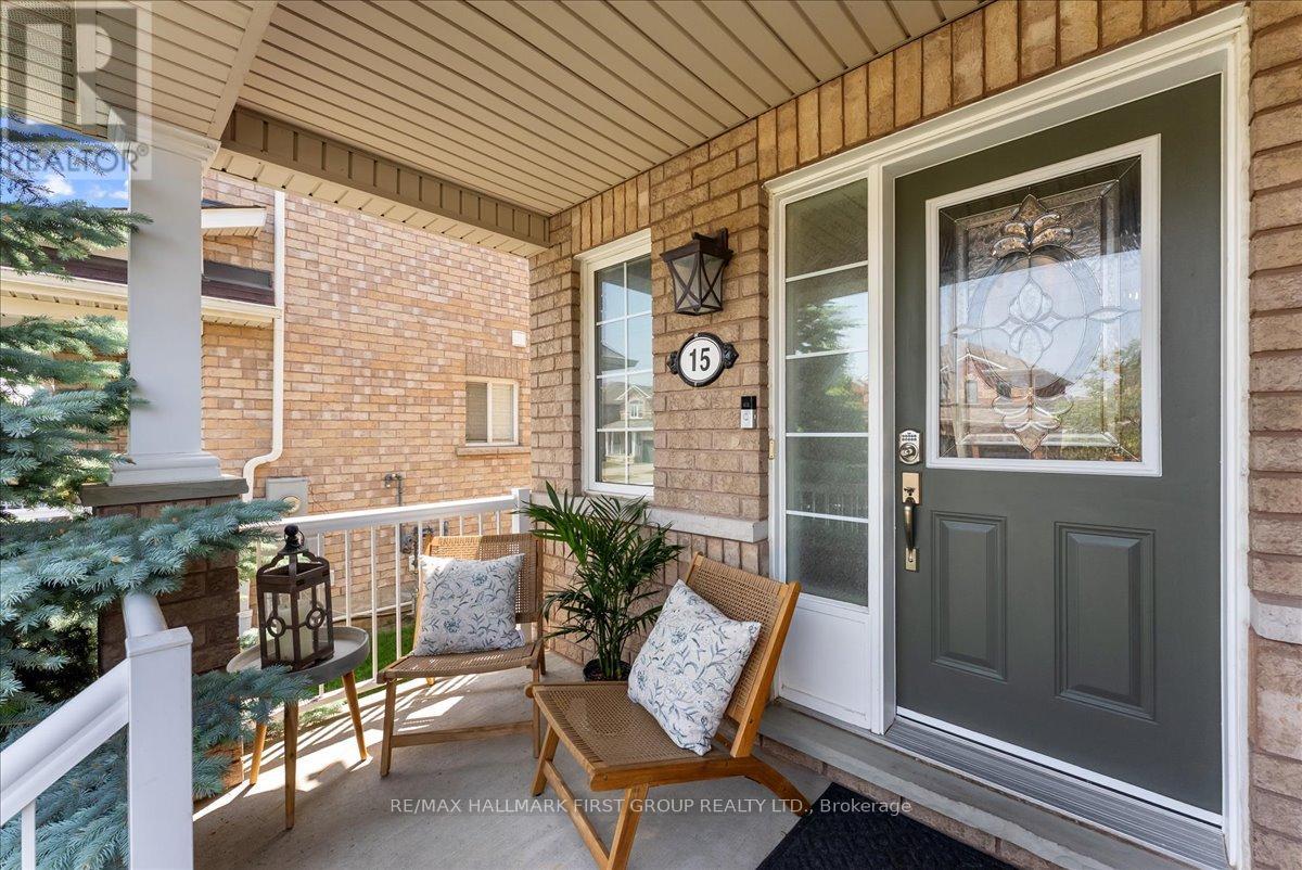 Property at 15 OCEANPEARL CRESCENT image 3