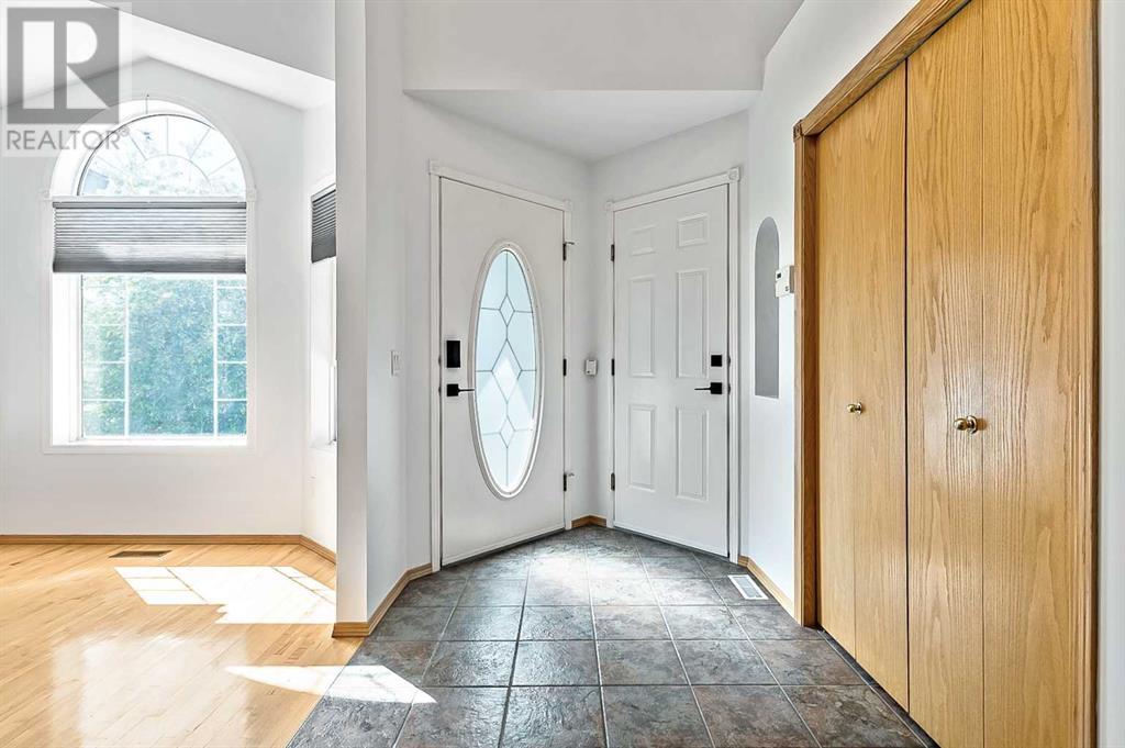 Property at 48 Bridlewood Road SW image 3