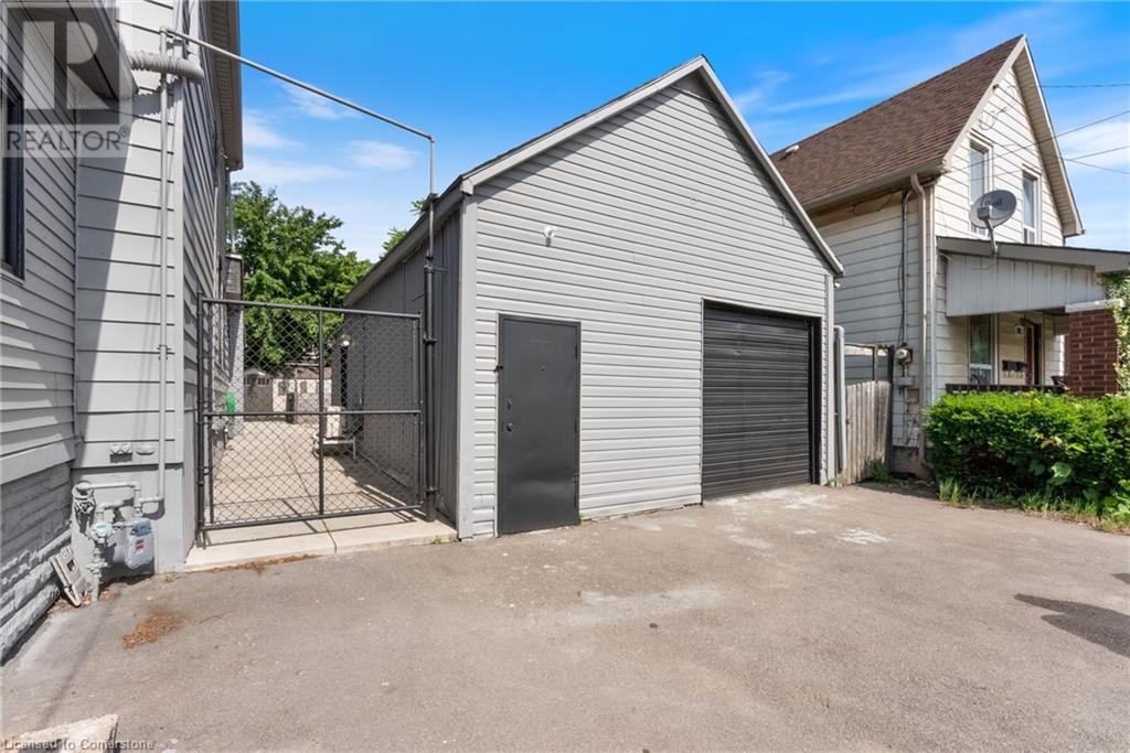 Property at 23 LYNDHURST Street image 2