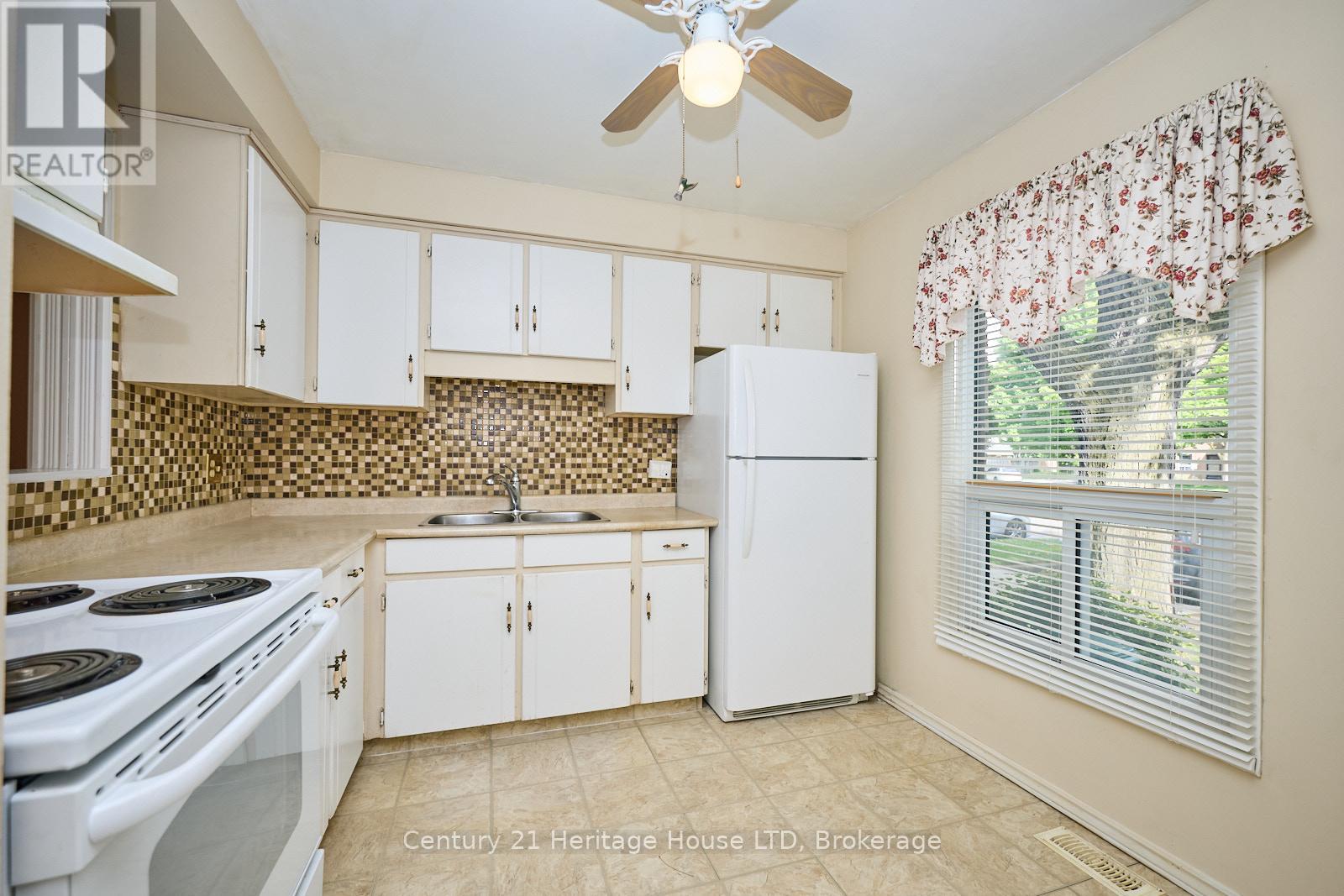 Property at 51 - 75 VENTURA DRIVE image 3