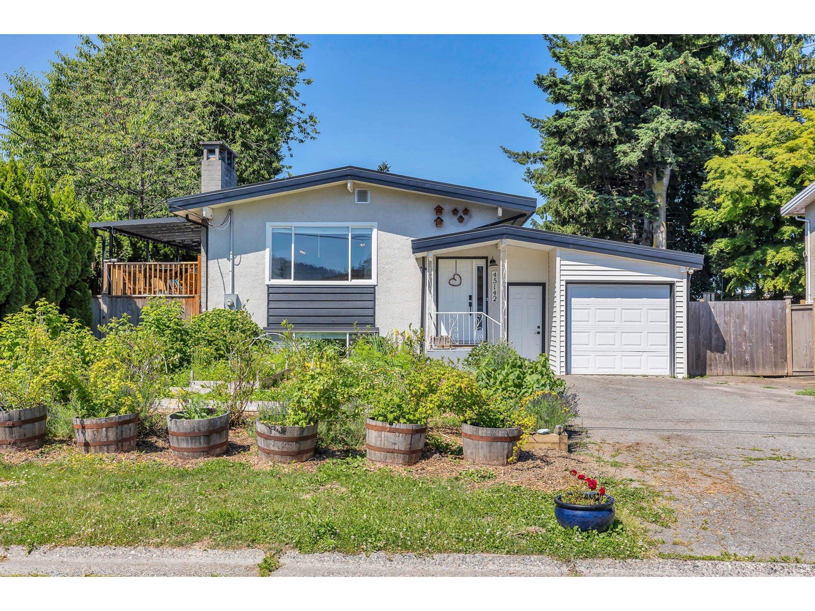 Property at 45142 OLIVER CRESCENT image 1
