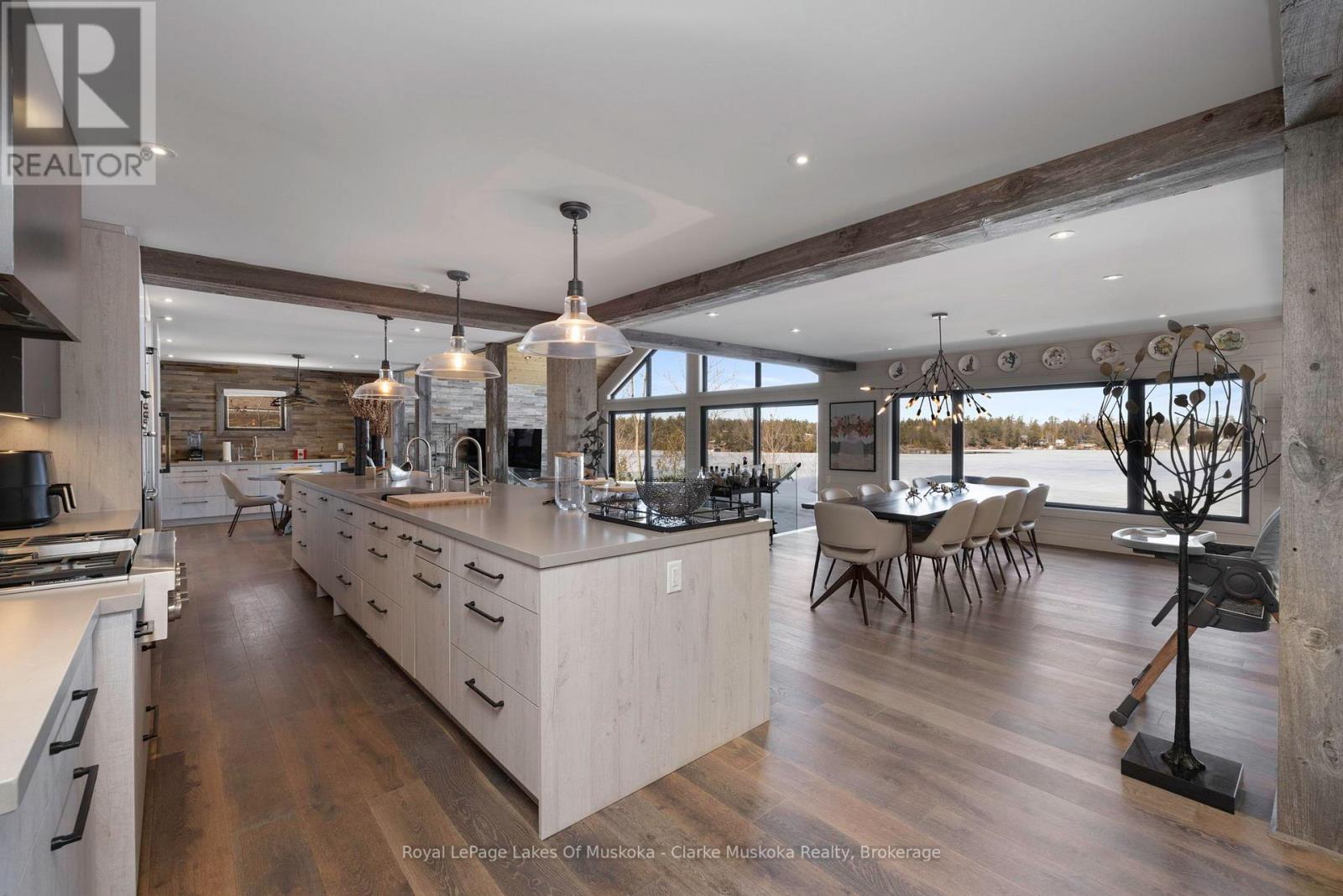 305 Wapaska Crescent, Gravenhurst, Ontario  P1P 0E9 - Photo 6 - X12066723