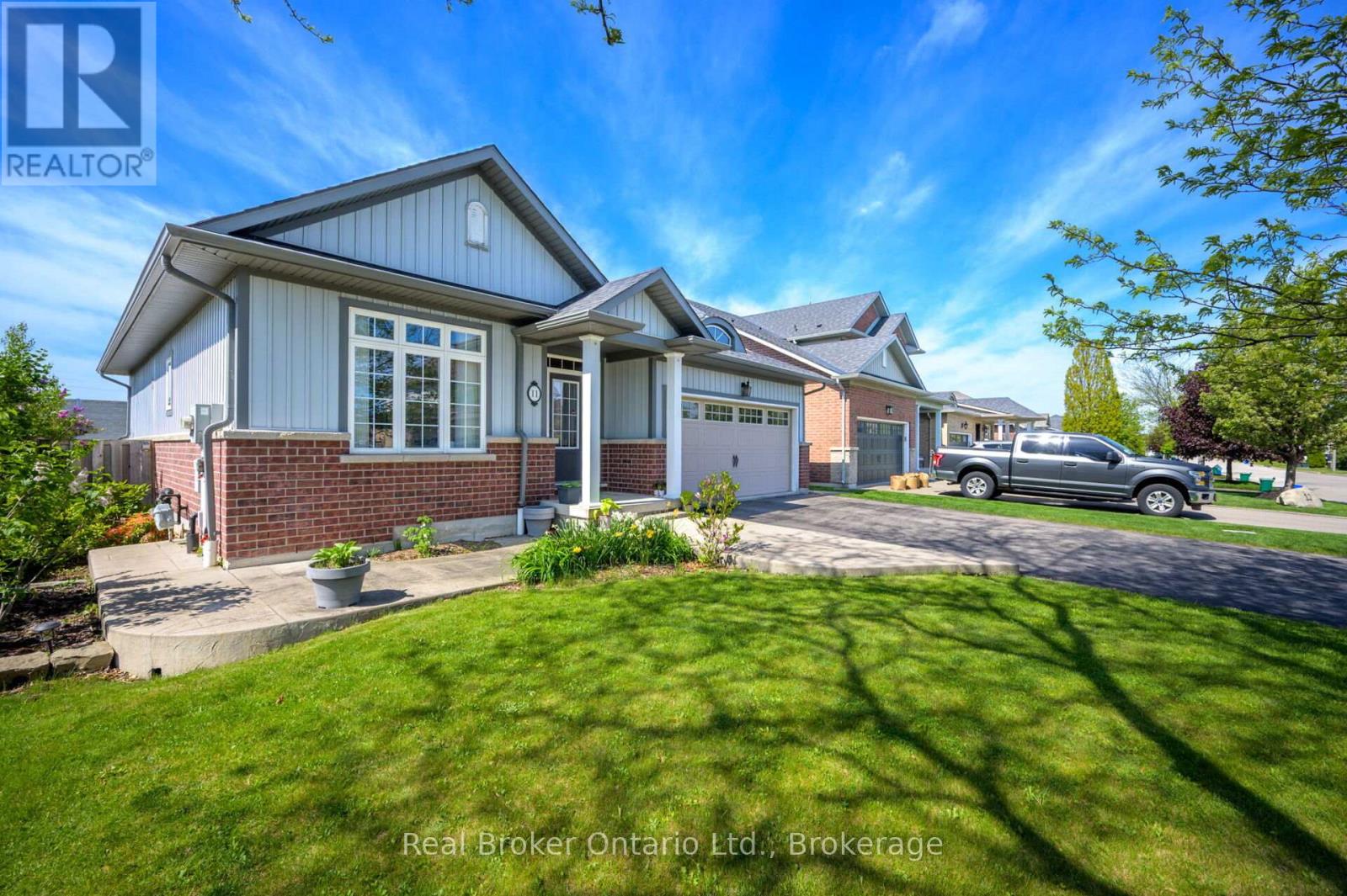 Property at 11 SIDARE COURT image 2