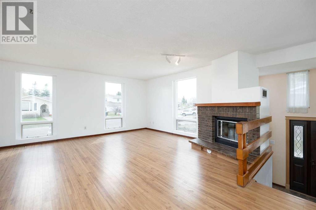 Property at 332 Ermine Crescent image 5