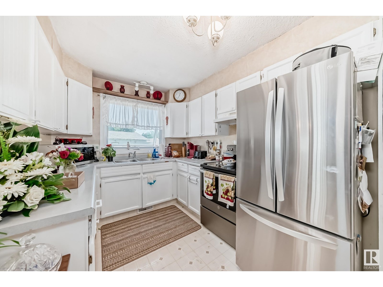 Property at 1025 82 ST NW image 3