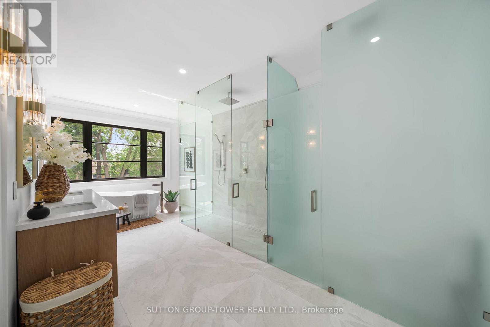 121 Edgecroft Road, Toronto (Stonegate-Queensway), Ontario  M8Z 2C2 - Photo 30 - W12224183