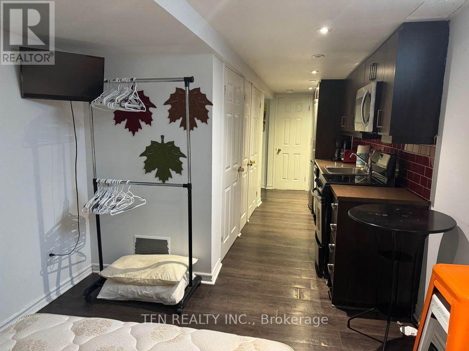 384 Queen Street E, Toronto (Regent Park), Ontario  M5A 1T1 - Photo 13 - C12229750