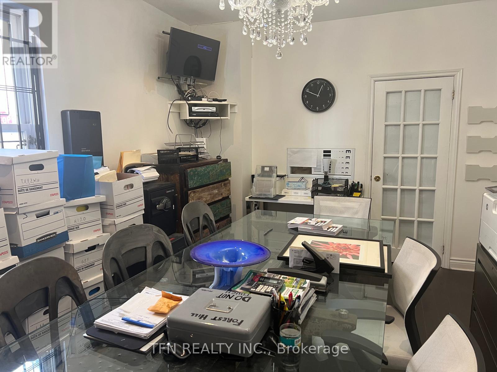 384 Queen Street E, Toronto (Regent Park), Ontario  M5A 1T1 - Photo 17 - C12229776