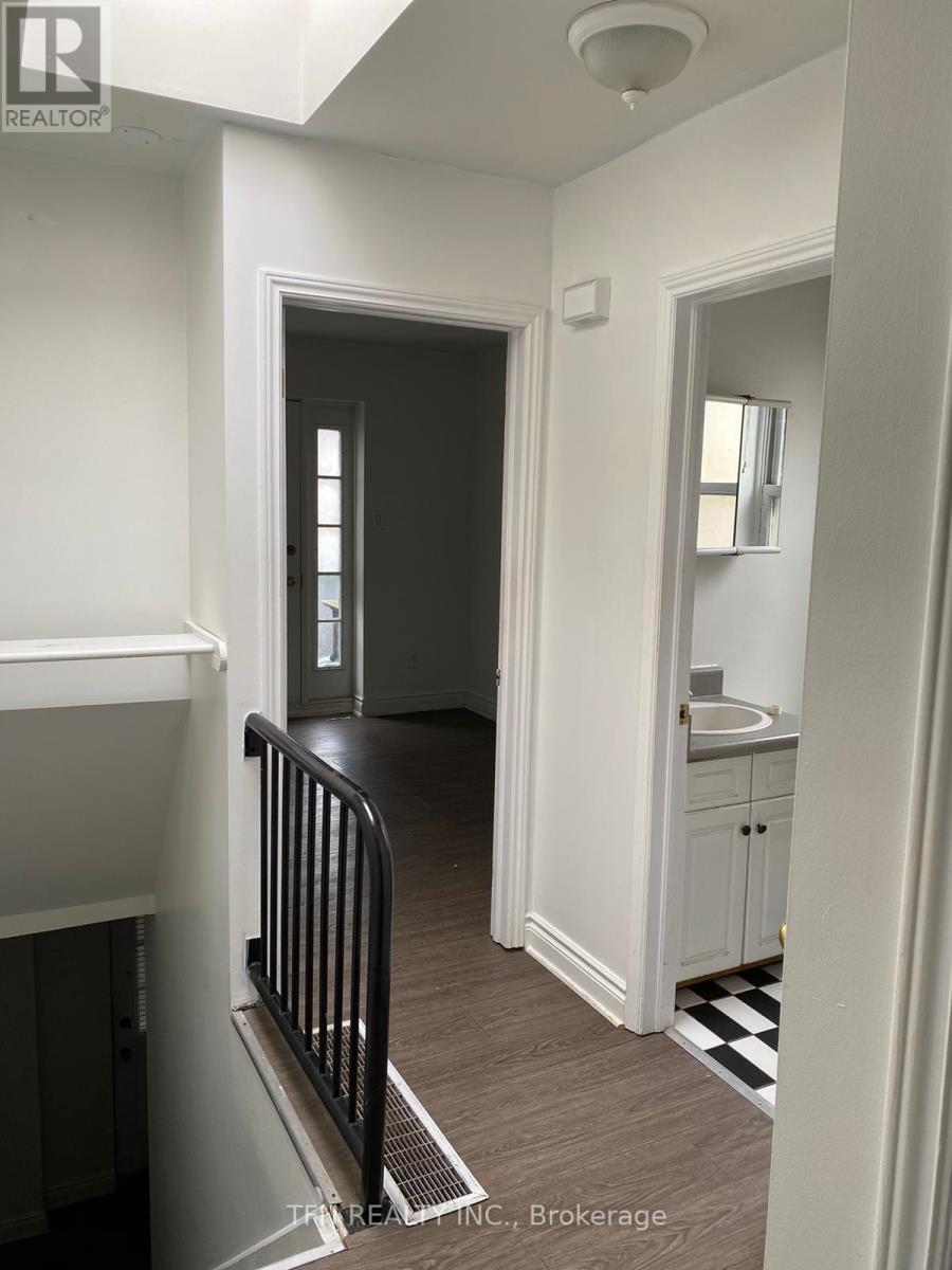 384 Queen Street E, Toronto (Regent Park), Ontario  M5A 1T1 - Photo 4 - C12229776