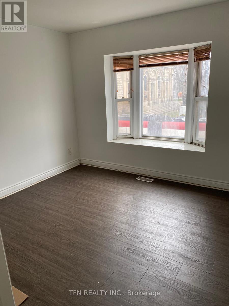 384 Queen Street E, Toronto (Regent Park), Ontario  M5A 1T1 - Photo 9 - C12229776