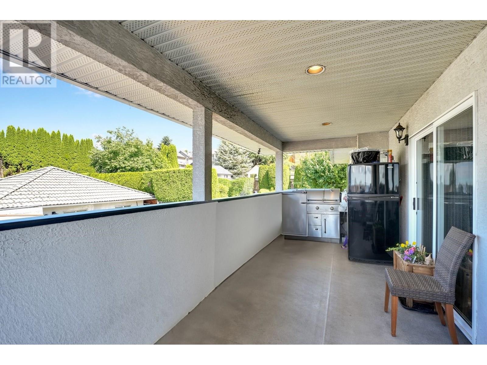 Property at 306 MARMONT STREET image 4