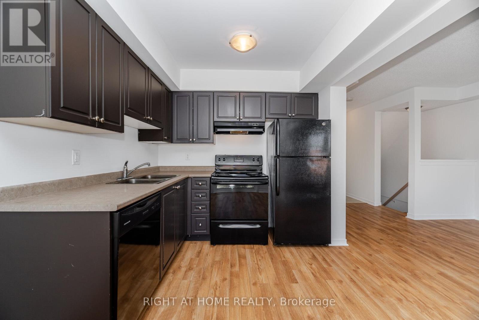 23 Peartree Court, Barrie (Allandale Heights), Ontario  L4N 6N7 - Photo 11 - S12220647
