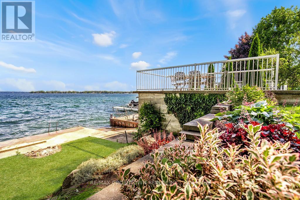 Property at 665 LAKELANDS AVENUE image 3