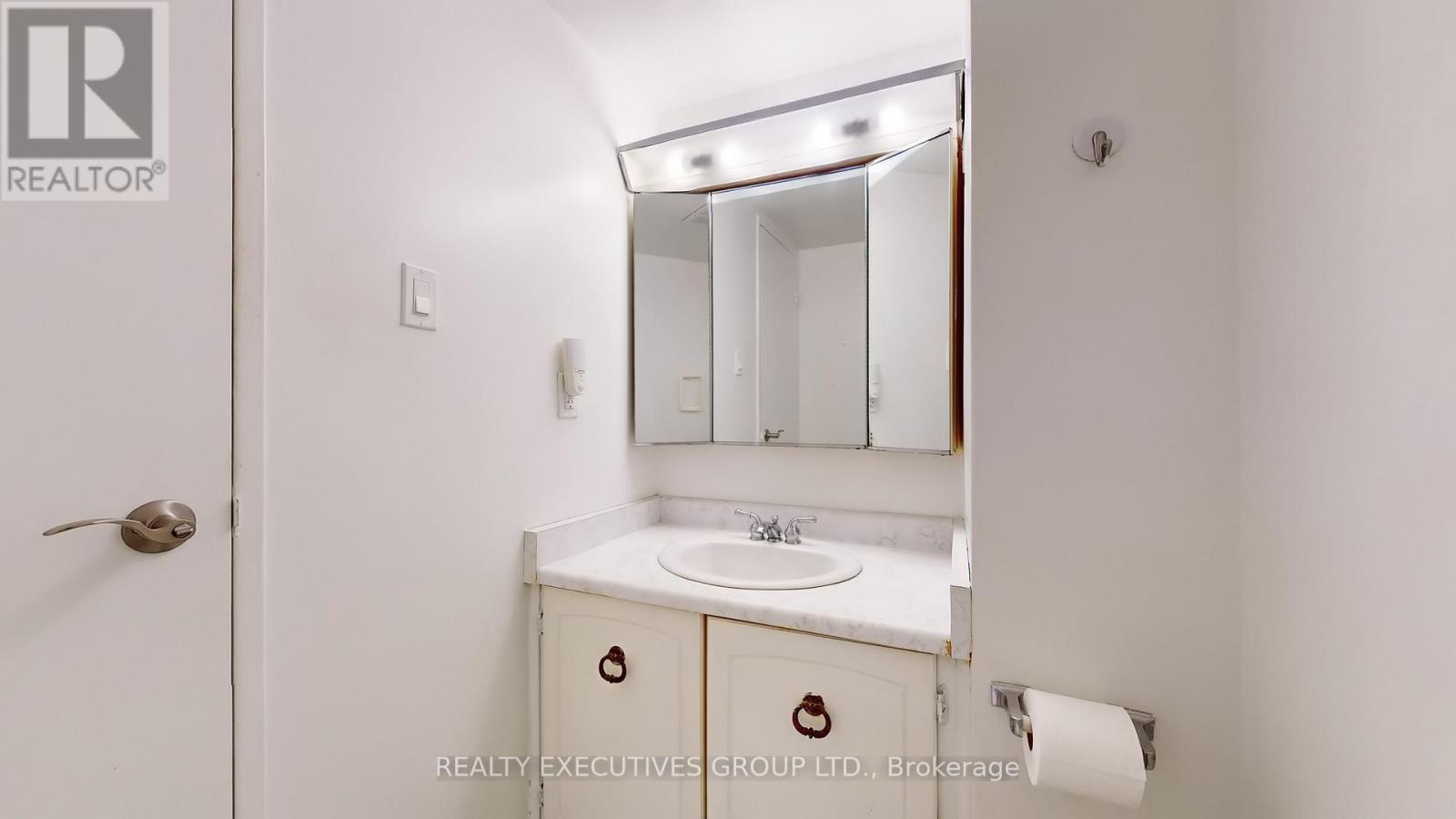 701 - 80 Inverlochy Boulevard, Markham, Ontario  L3T 4P3 - Photo 23 - N12229706